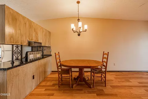 627 Craig Dr NW, Mandan, ND 58554 photo 8