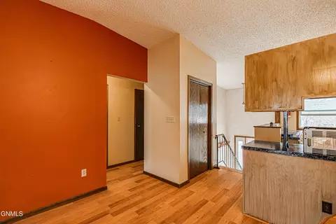 627 Craig Dr NW, Mandan, ND 58554 photo 13