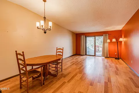 627 Craig Dr NW, Mandan, ND 58554 photo 9
