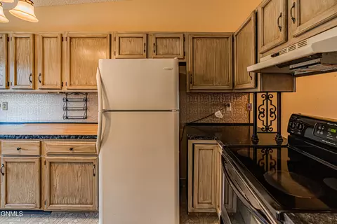 627 Craig Dr NW, Mandan, ND 58554 photo 6