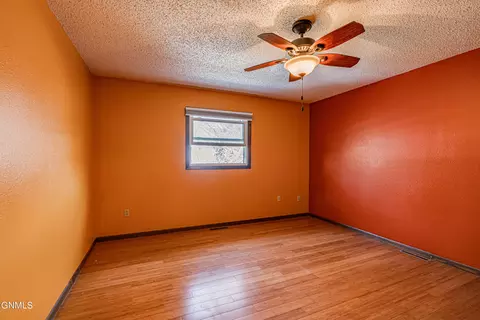 627 Craig Dr NW, Mandan, ND 58554 photo 18
