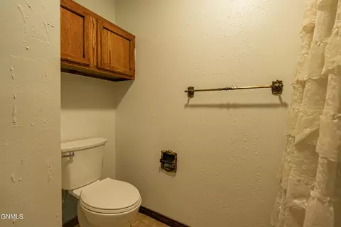 627 Craig Dr NW, Mandan, ND 58554 photo 22