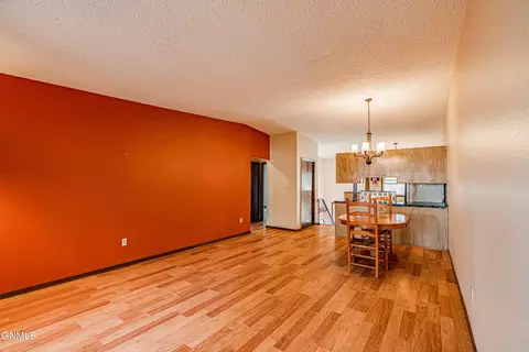 627 Craig Dr NW, Mandan, ND 58554 photo 11