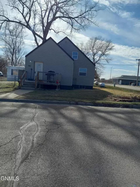 401 4th Ave SW, Beulah, ND 58523