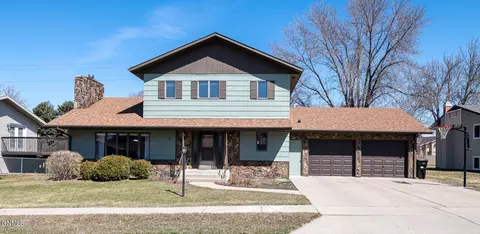 132 Independence Ave, Bismarck, ND 58503