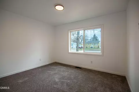 920 N 15th St, Bismarck, ND 58501 photo 7