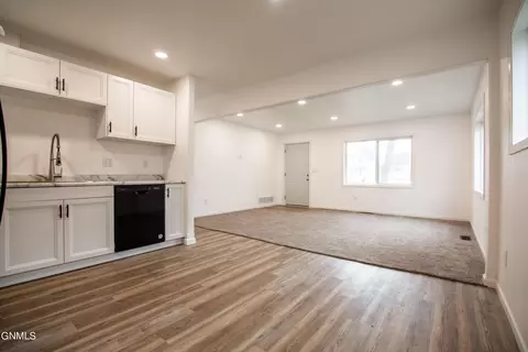 920 N 15th St, Bismarck, ND 58501 photo 9