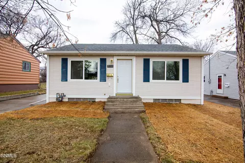 920 N 15th St, Bismarck, ND 58501