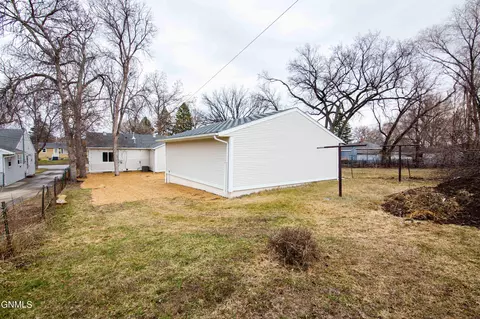 920 N 15th St, Bismarck, ND 58501 photo 26
