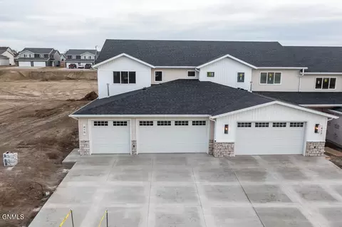 415 Lasalle Dr, Bismarck, ND 58503