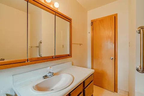 1309 Apache St, Bismarck, ND 58501 photo 17