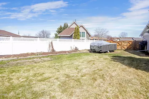 2331 17th Cir W, Williston, ND 58801 photo 41