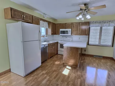 603 15th St S, Bismarck, ND 58504 photo 9