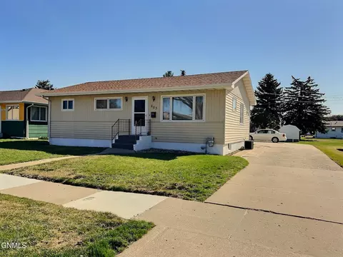 603 15th St S, Bismarck, ND 58504 photo 25