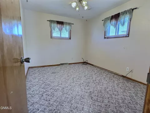 603 15th St S, Bismarck, ND 58504 photo 13