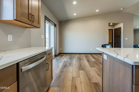 4824 E Calgary Ave, Bismarck, ND 58503 photo 20