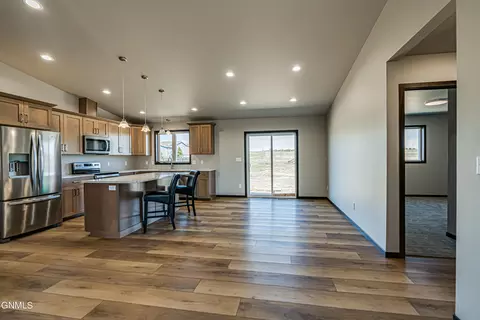 4824 E Calgary Ave, Bismarck, ND 58503 photo 9