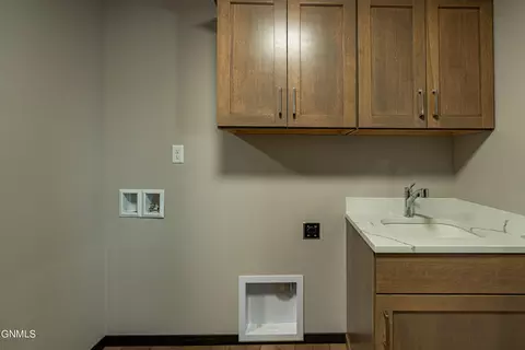 4824 E Calgary Ave, Bismarck, ND 58503 photo 32