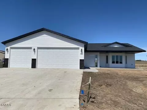 4824 E Calgary Ave, Bismarck, ND 58503