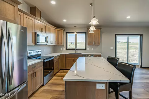 4824 E Calgary Ave, Bismarck, ND 58503 photo 12