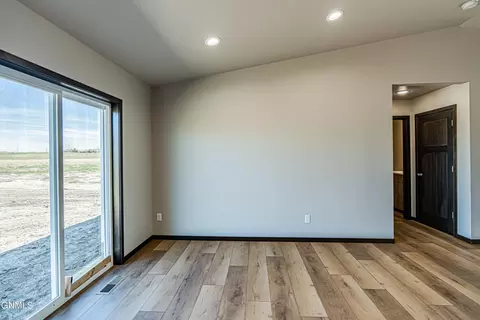 4824 E Calgary Ave, Bismarck, ND 58503 photo 22