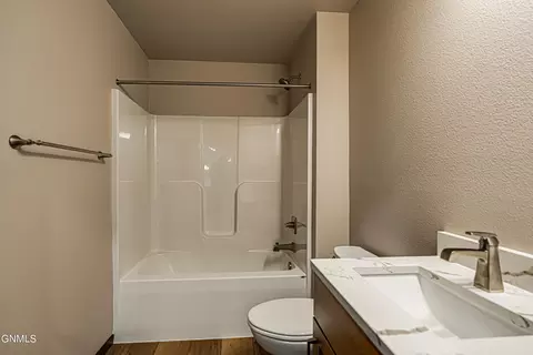 4824 E Calgary Ave, Bismarck, ND 58503 photo 37