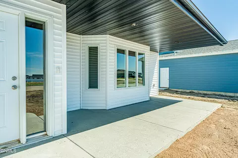 4824 E Calgary Ave, Bismarck, ND 58503 photo 3