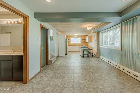 2420 Avenue C E, Bismarck, ND 58501 photo 23