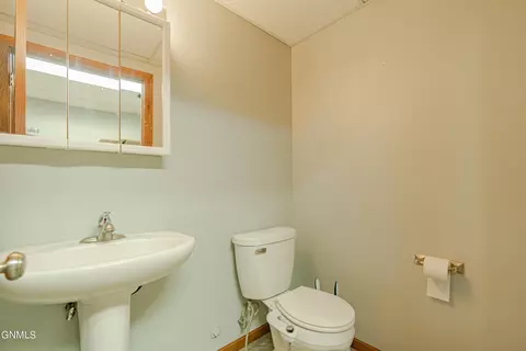 2420 Avenue C E, Bismarck, ND 58501 photo 41