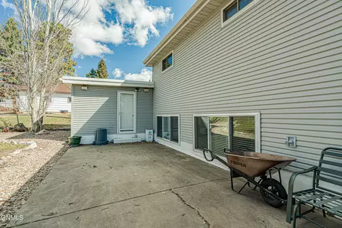 2420 Avenue C E, Bismarck, ND 58501 photo 47