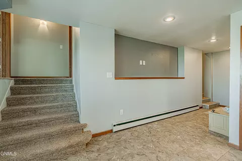 2420 Avenue C E, Bismarck, ND 58501 photo 22