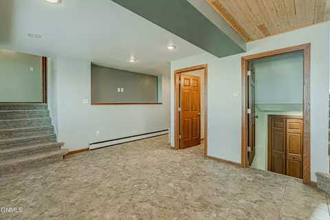 2420 Avenue C E, Bismarck, ND 58501 photo 20