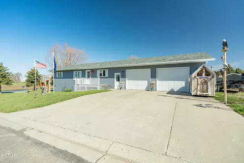 412 Louise Ave, Wilton, ND 58579
