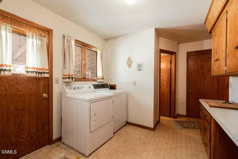604 Capital Ave, Bismarck, ND 58501 photo 38