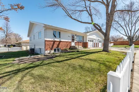 604 Capital Ave, Bismarck, ND 58501 photo 3