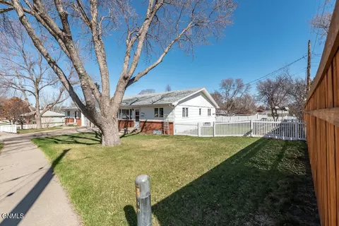 604 Capital Ave, Bismarck, ND 58501 photo 2
