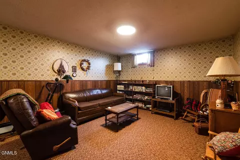 604 Capital Ave, Bismarck, ND 58501 photo 21