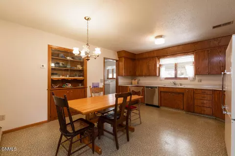 604 Capital Ave, Bismarck, ND 58501 photo 34