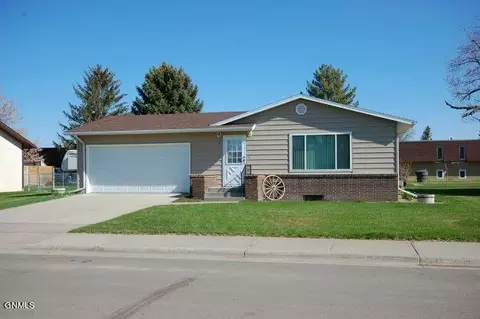 304 11th St SE, Sidney, MT 59270 photo 2