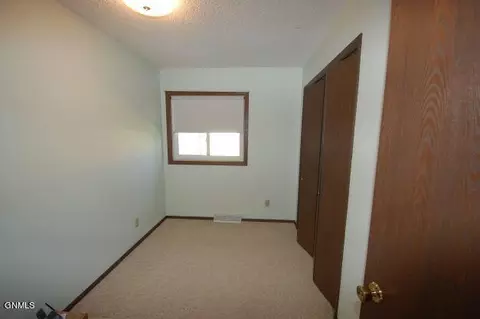 304 11th St SE, Sidney, MT 59270 photo 8