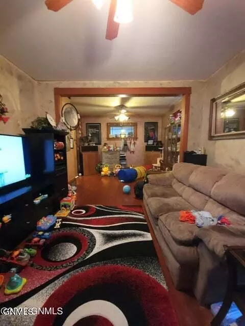 304 3rd St, Reeder, ND 58649 photo 2