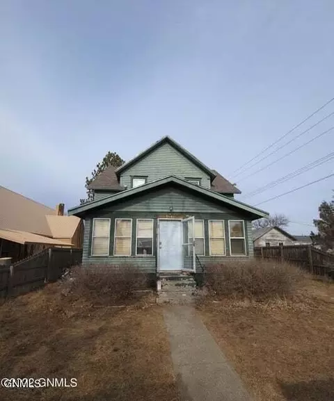 304 3rd St, Reeder, ND 58649
