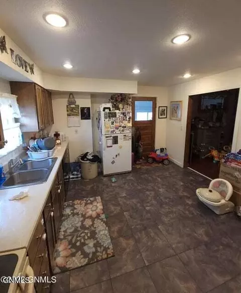304 3rd St, Reeder, ND 58649 photo 6