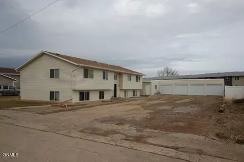 1534 10th Ave SW, Sidney, MT 59270
