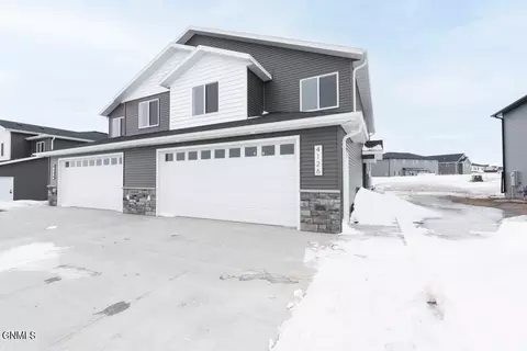 4126 Platinum St, Bismarck, ND 58503