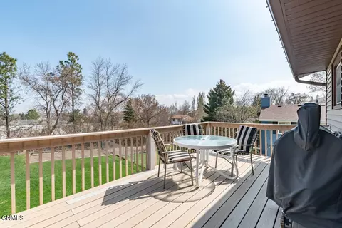 1508 Custer Dr NW, Mandan, ND 58554 photo 5