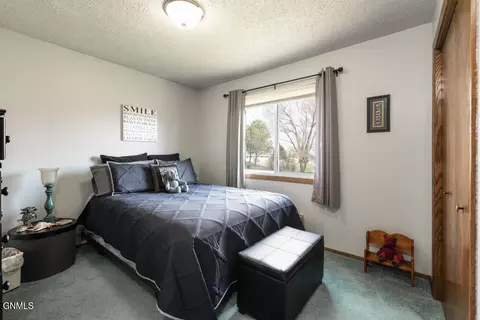1508 Custer Dr NW, Mandan, ND 58554 photo 9