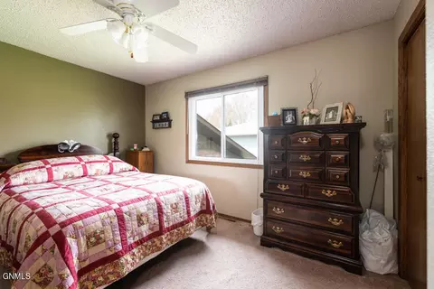 1508 Custer Dr NW, Mandan, ND 58554 photo 8
