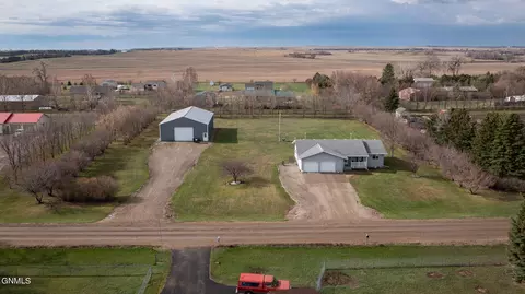 11591 Herman Dr, Menoken, ND 58558