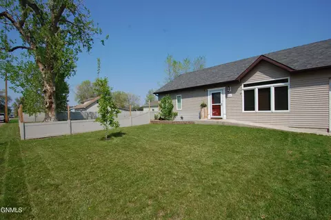 424 8th Ave SW, Sidney, MT 59270 photo 2